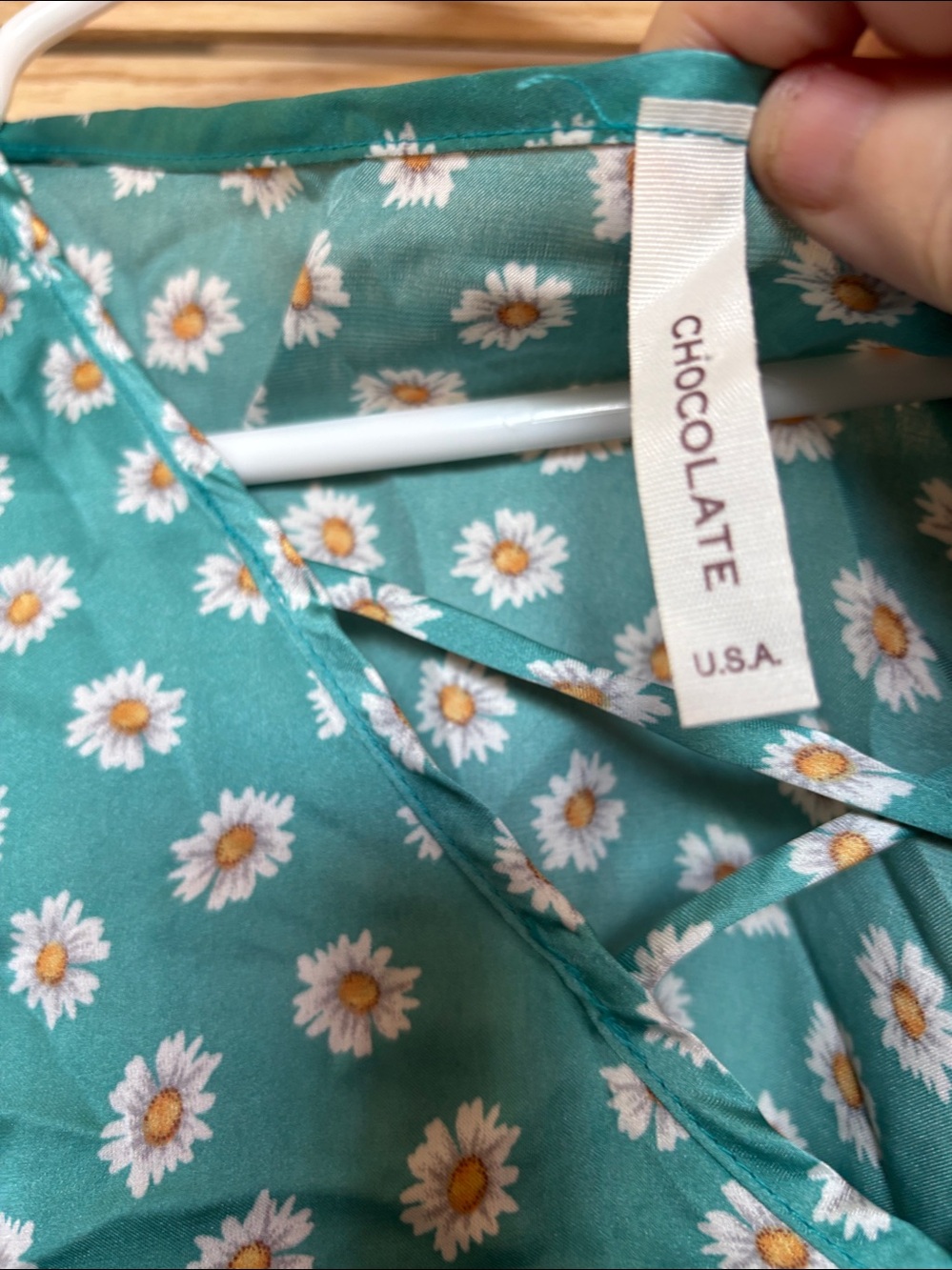 Chocolate Teal Daisy V-Neck Short Sleeve Top Medium - Picture 3 of 4